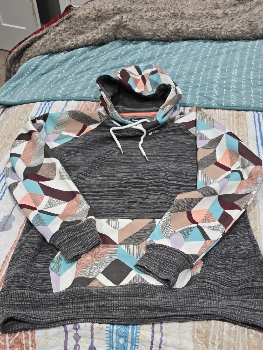 Men's Geo-Pattern Gray Pullover Hoodie